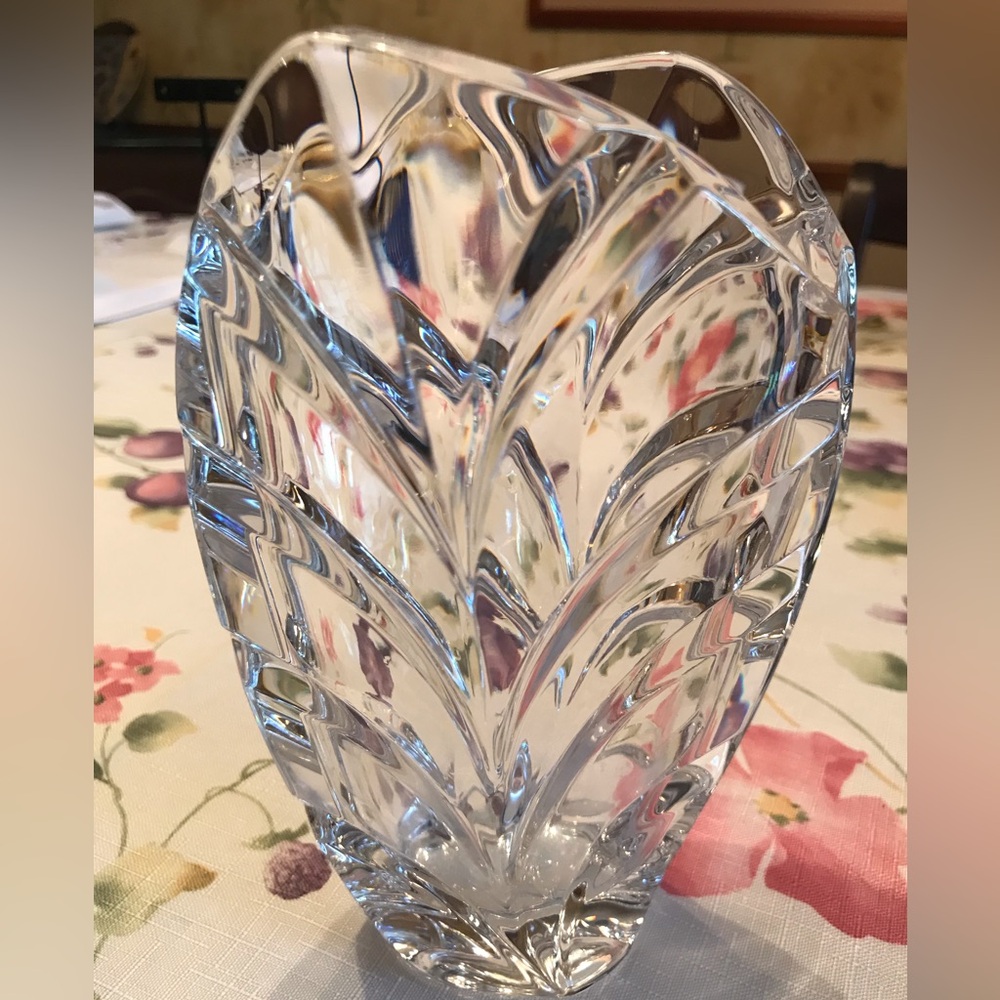 MIKASA SIGNED CRYSTAL VASE 1980s - Picture 2 of 13